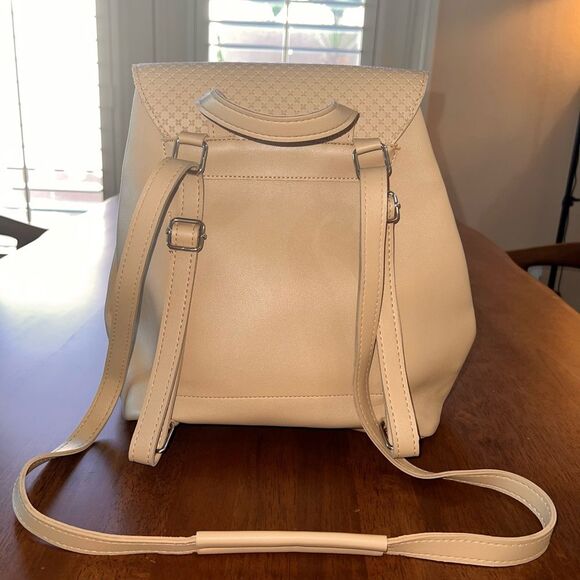 MIKA Beige Vegan Leather Backpack Purse 3-Way Convertible Sling Shoulder Bag EUC - Picture 4 of 9